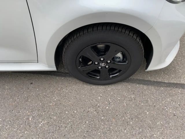 Toyota Yaris 1.5 HSD 116 PS B&W **Sondermodell**