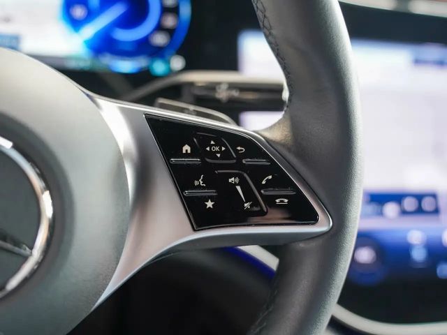 Mercedes-Benz EQE 300 AMG Line Sedan