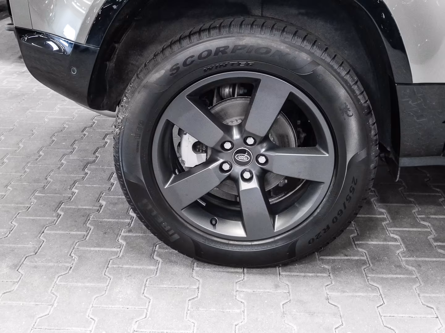 Land Rover Defender 90 D200 Dynamic SE