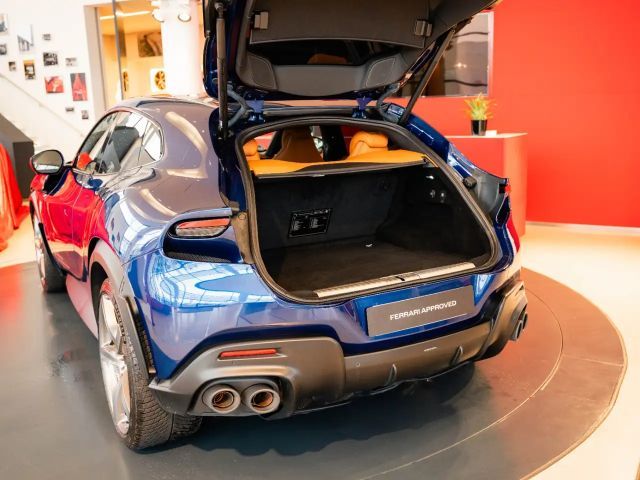 Ferrari Purosangue Panoramadach*Massagesitze*LED-Lenkrad