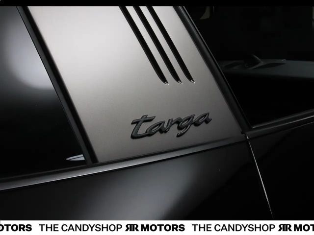 Porsche 911 4 Cabrio GTS Targa