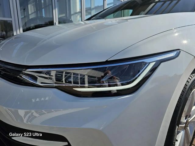 Volkswagen Golf 1.5 eTSI DSG Life Variant