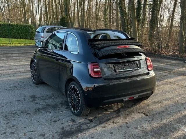 Fiat 500e La Prima