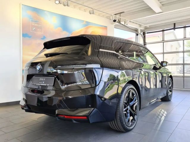 BMW iX xDrive50