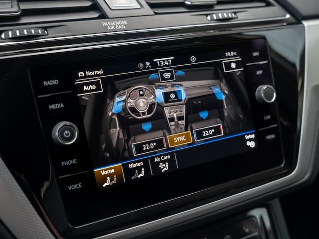 Volkswagen Touran 1.5 TSI DSG ACC FLA KeyLess AkustikGlas