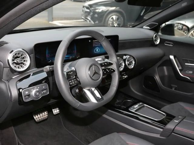 Mercedes-Benz A 35 AMG 4MATIC AMG Line