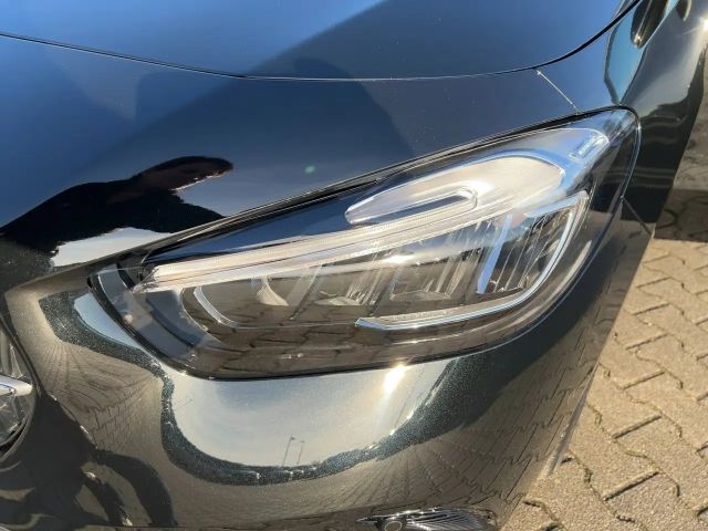 Mercedes-Benz B 250 4MATIC Progressive Sedan