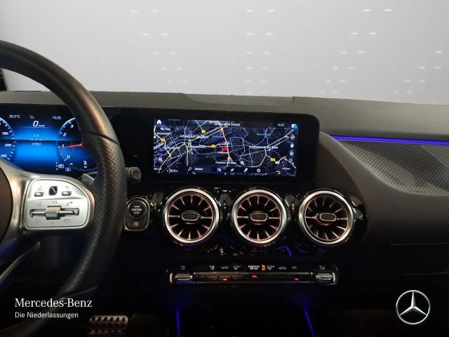 Mercedes-Benz GLA 200 AMG Line