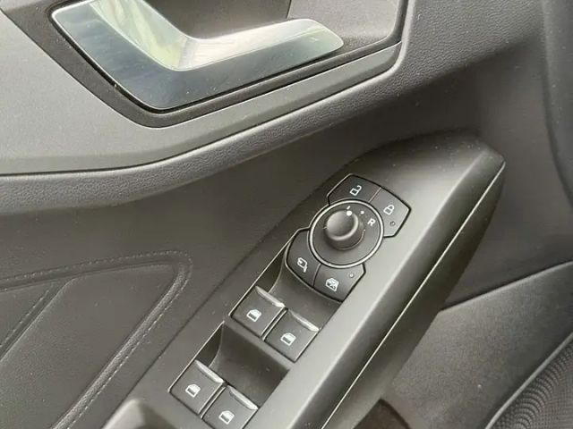 Ford Focus Cool & Connect