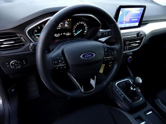 Ford Focus Cool & Connect