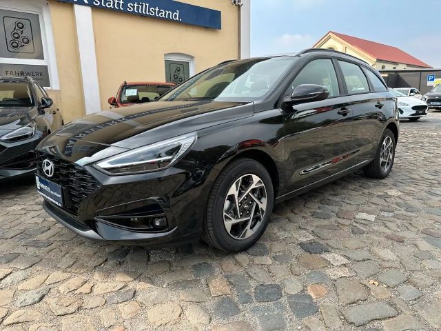 Hyundai i30 New i30 Kombi 1.5 DPi Sondermodell GO*LED,Navi.