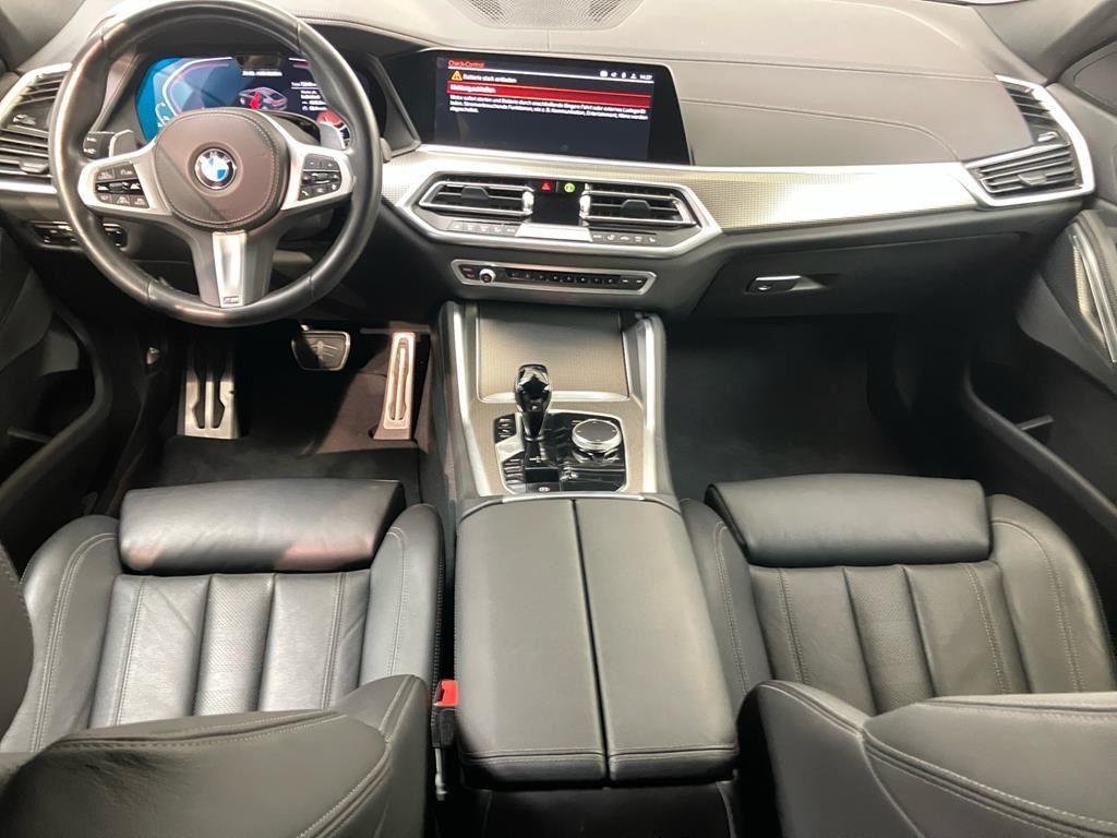 BMW X6 M50i