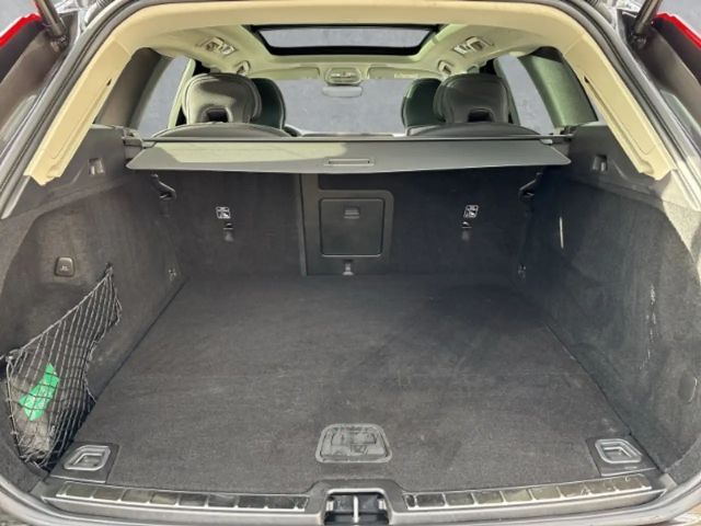 Volvo XC60 Dark Plus T6