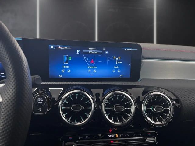 Mercedes-Benz CLA 200 AMG Line Coupé