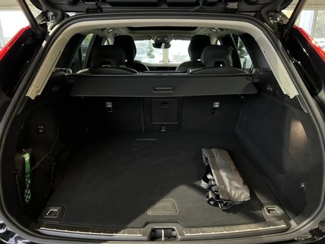 Volvo XC60 AWD Dark Plus