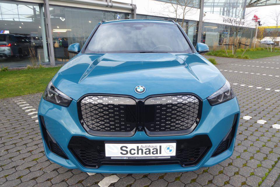 BMW iX1 xDrive30