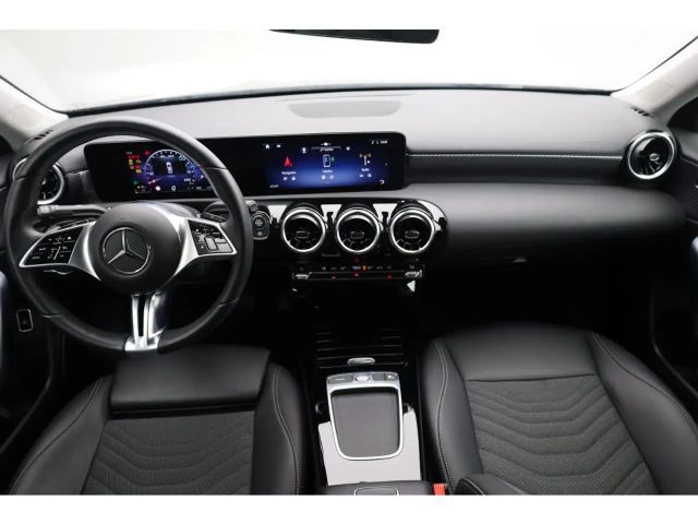 Mercedes-Benz A 200 Progressive