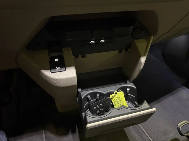 Volkswagen Multivan Life T7