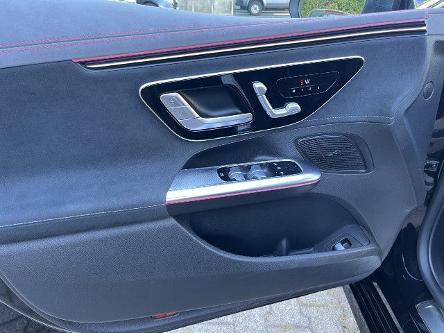 Mercedes-Benz EQE 300 Sedan