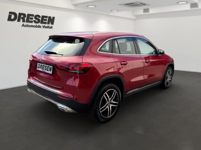 Mercedes-Benz GLA 200 Progressive