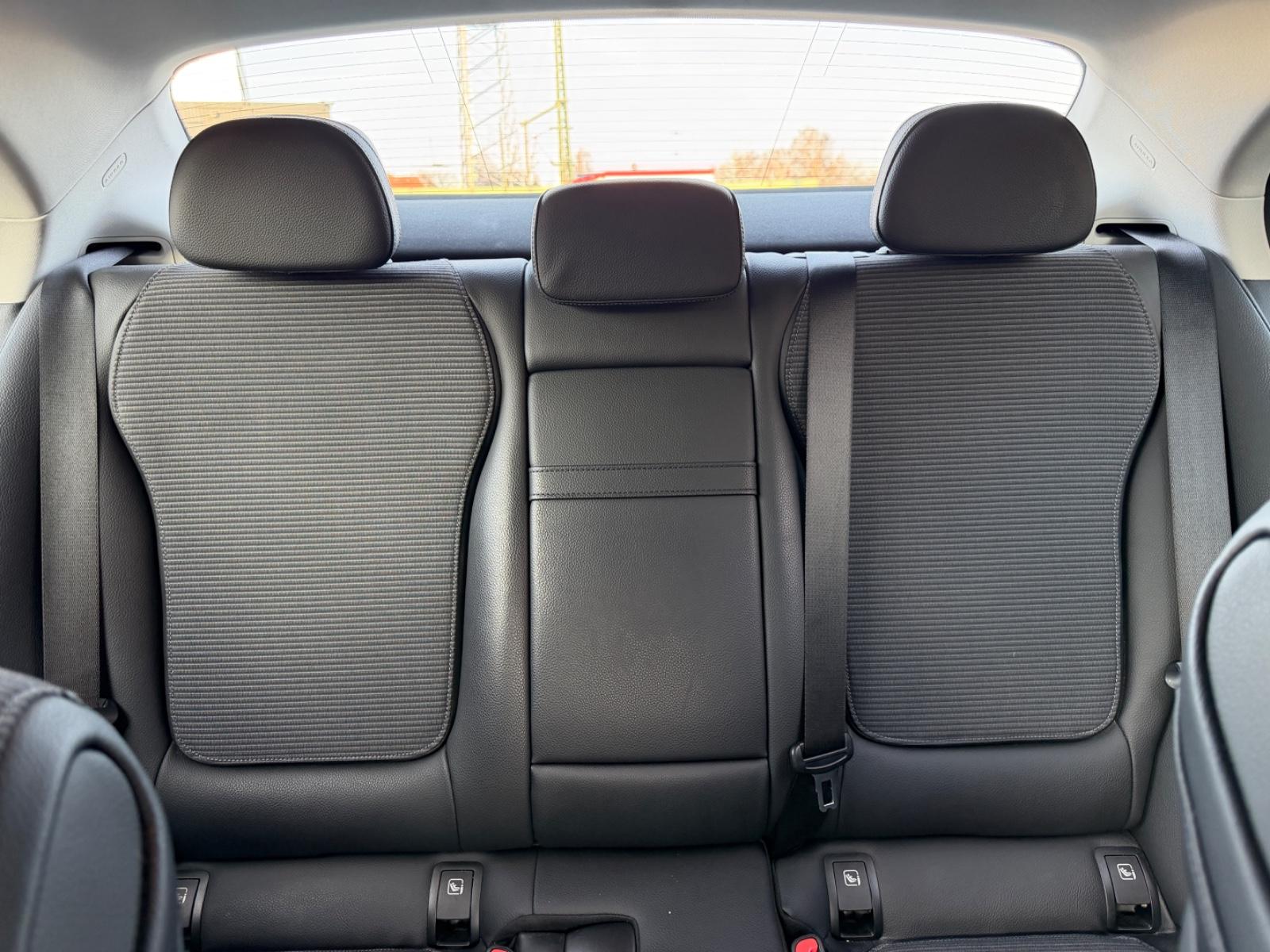 Mercedes-Benz C 220 AVANTGARDE C 220 d Sedan