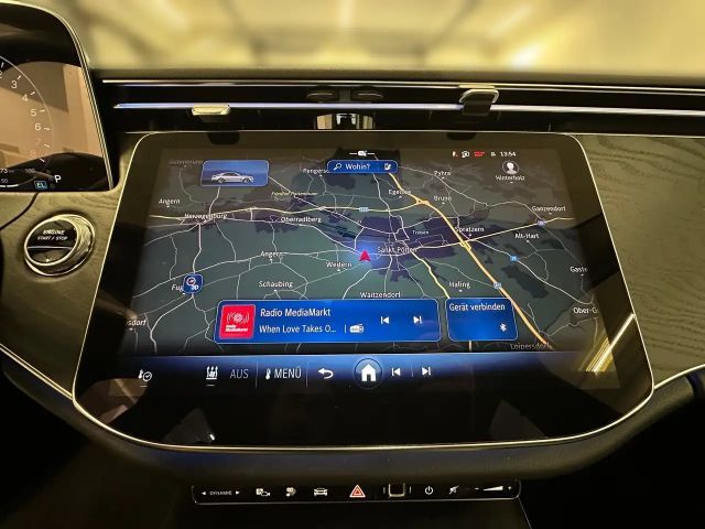 Mercedes-Benz E 300 E 300 e Sedan