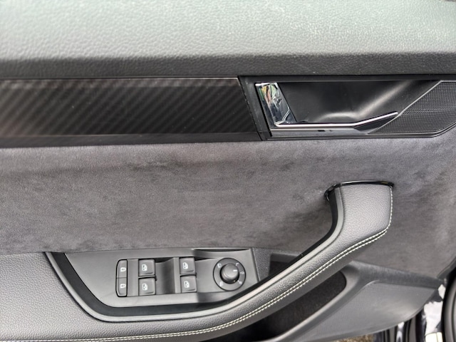 Skoda Superb 2.0 TDI Combi Sportline