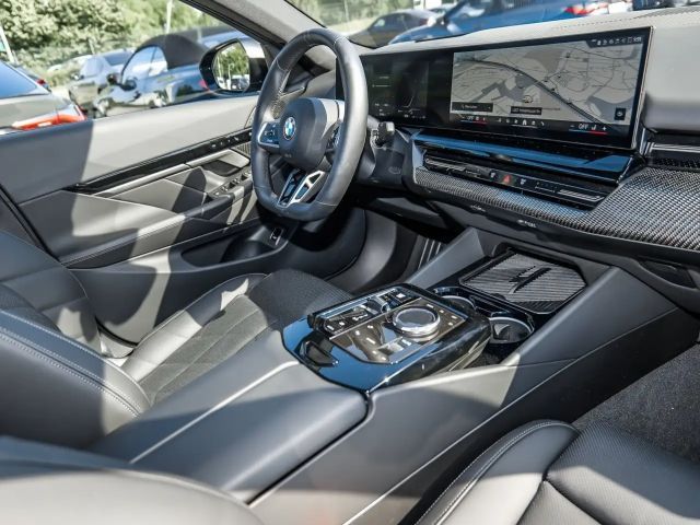 BMW 520 520i M-Sport Sedan