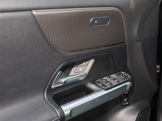 Mercedes-Benz EQB 300 4MATIC