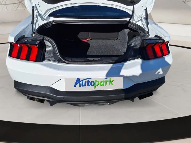 Ford Mustang Fastback GT 5.0 V8