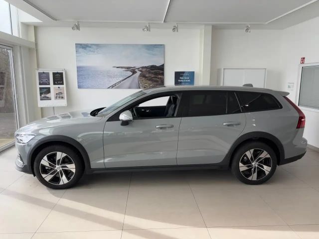 Volvo V60 Cross Country AWD Plus
