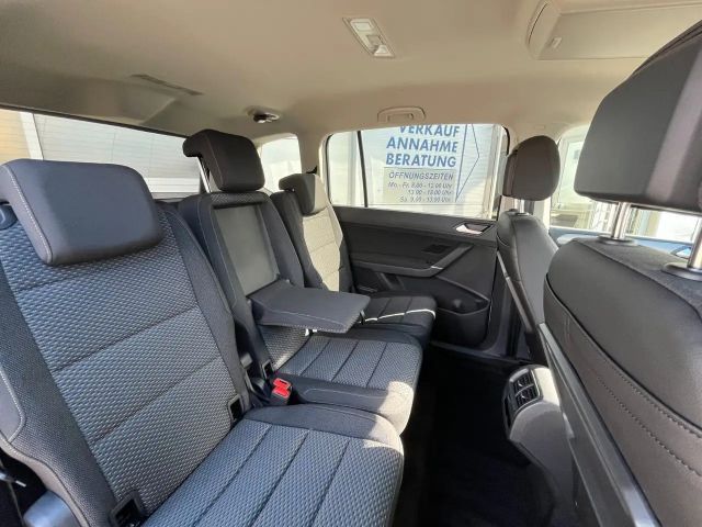 Volkswagen Touran 1.5 TSI DSG R-Line