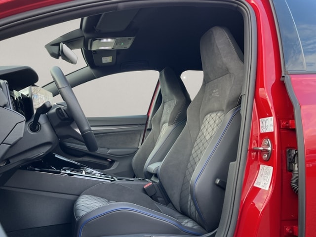 Volkswagen Golf 1.5 eTSI DSG Golf VIII R-Line