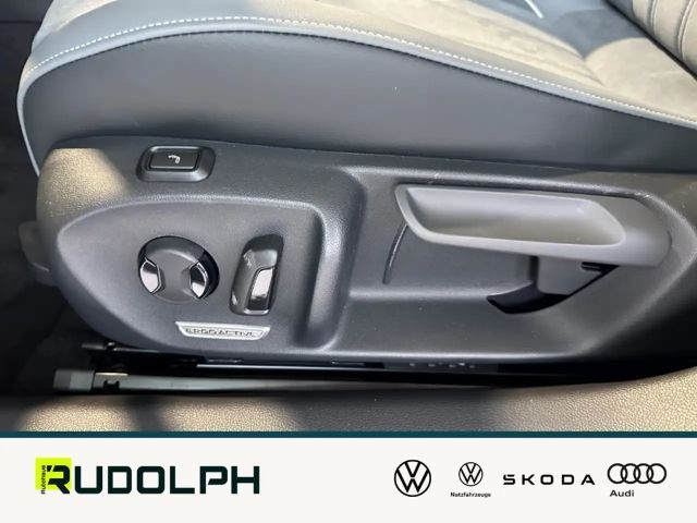 Volkswagen Passat 1.5 eTSI Business DSG