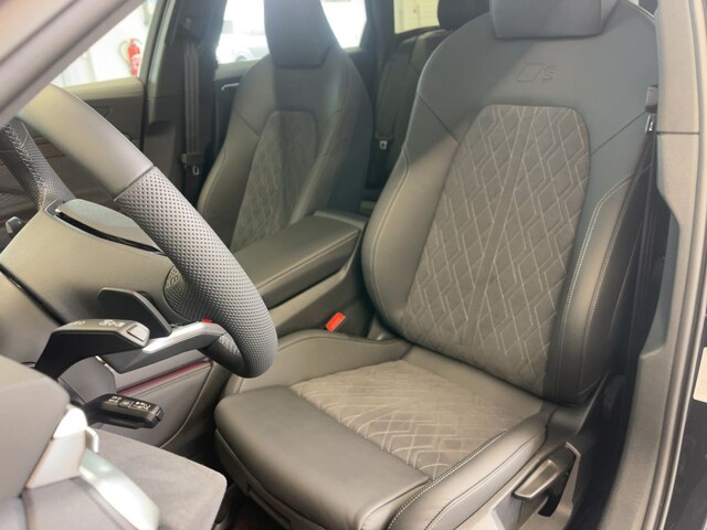 Audi A6 Avant Quattro S-Tronic