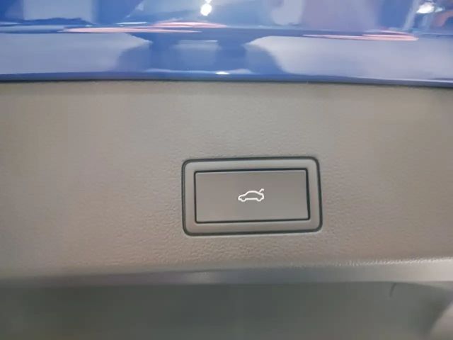 Volkswagen Golf 1.5 eTSI R-Line Variant