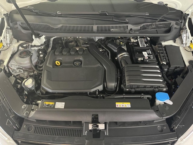 Volkswagen Touran 1.5 TSI R-Line