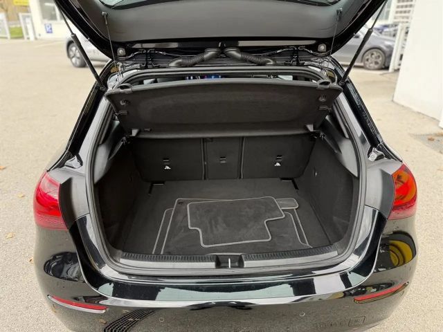 Mercedes-Benz A 180 A 180 d