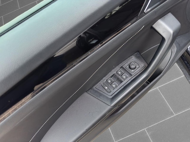 Volkswagen T-Roc 1.5 TSI DSG R-Line