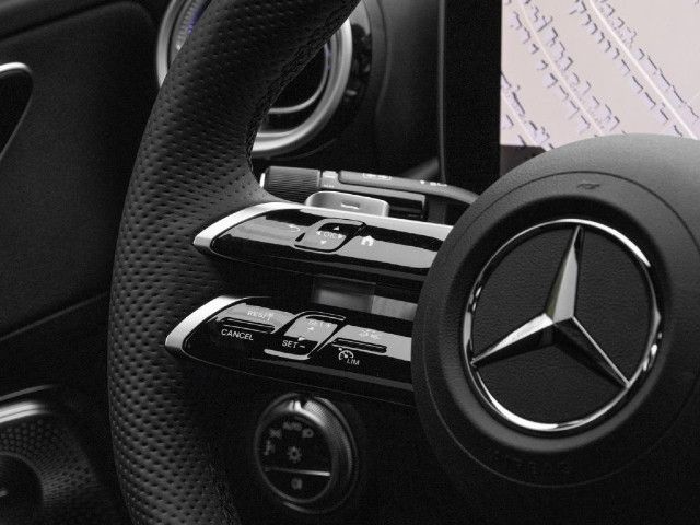 Mercedes-Benz C 200 AMG Line Sedan