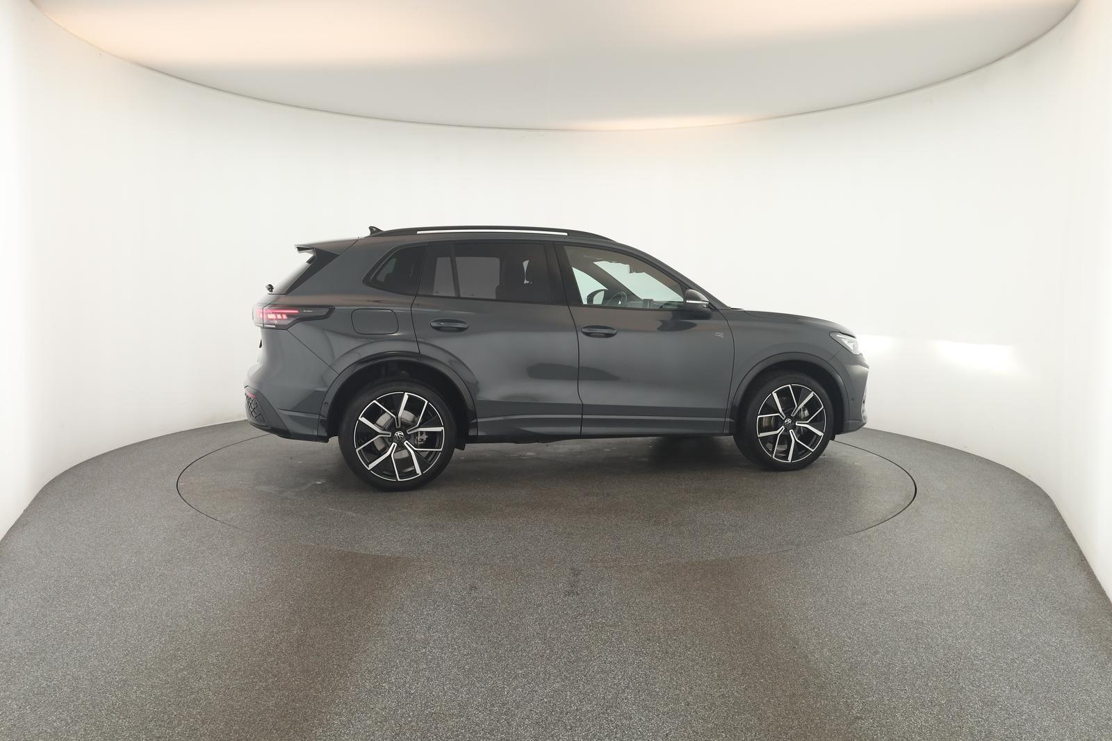 Volkswagen Tiguan 2.0 TSI DSG IQ.Drive R-Line