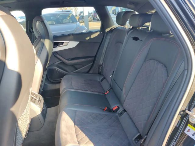 Audi A4 40 TFSI Quattro S-Line S-Tronic