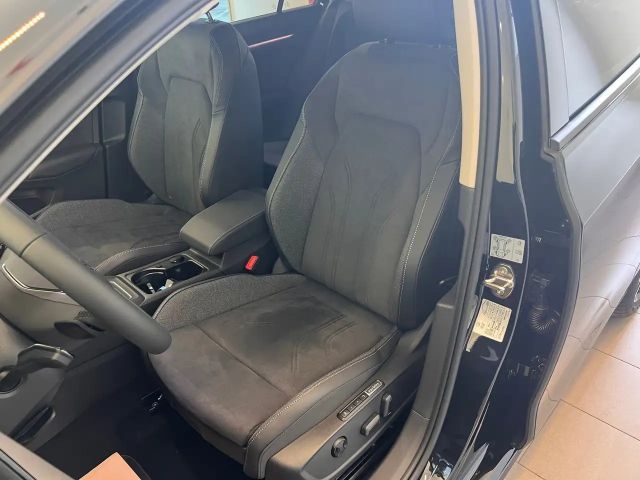 Volkswagen Golf Business DSG Variant