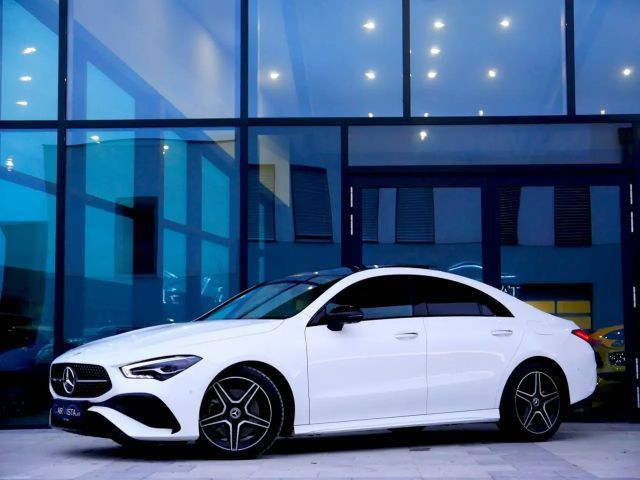 Mercedes-Benz CLA 200 AMG Line Sedan