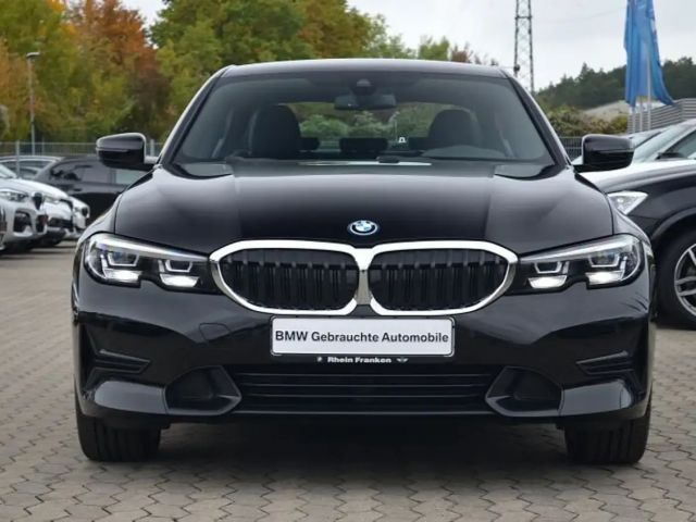 BMW 330 330e Sedan Sport Line