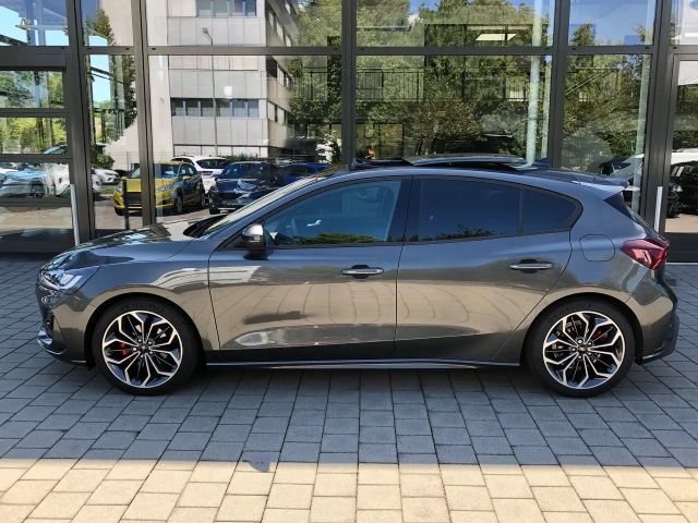 Ford Focus EcoBoost ST Line