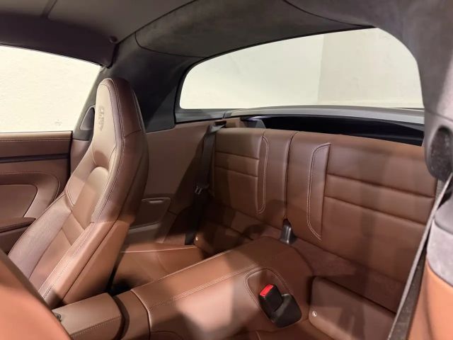 Porsche 992 4 Cabrio GTS Targa