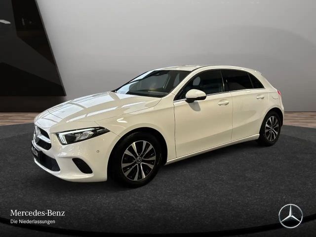 Mercedes-Benz A 180 A 180 d Style