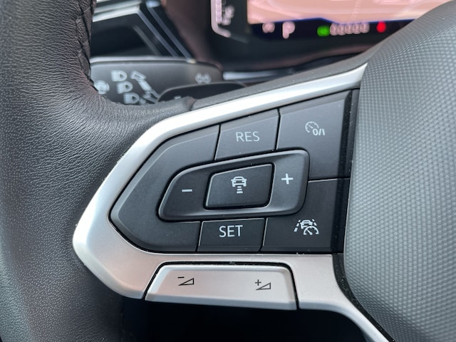 Volkswagen Touran 1.5 TSI DSG R-Line