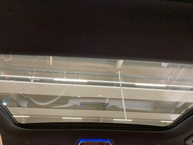 Mercedes-Benz E 200 AMG Line Sedan